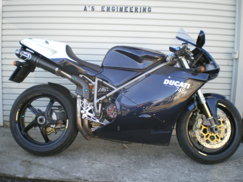 DUCATI ７４８ｓ