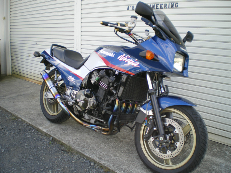 カワサキ GPZ900R　ファイナルエディション