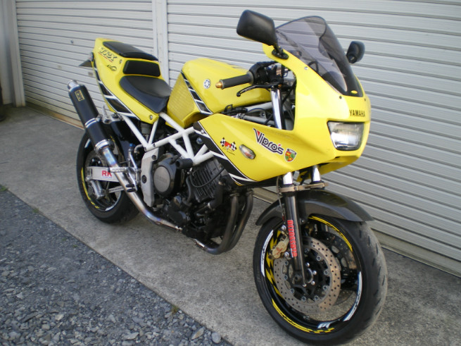 ヤマハ　TRX850　